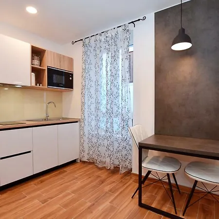 Four Corners Apartment